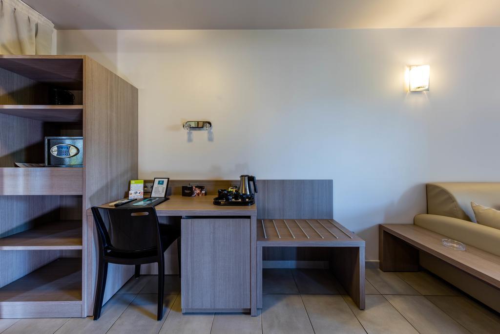 Hotel Marina Corsica Порто-Веккьо Экстерьер фото