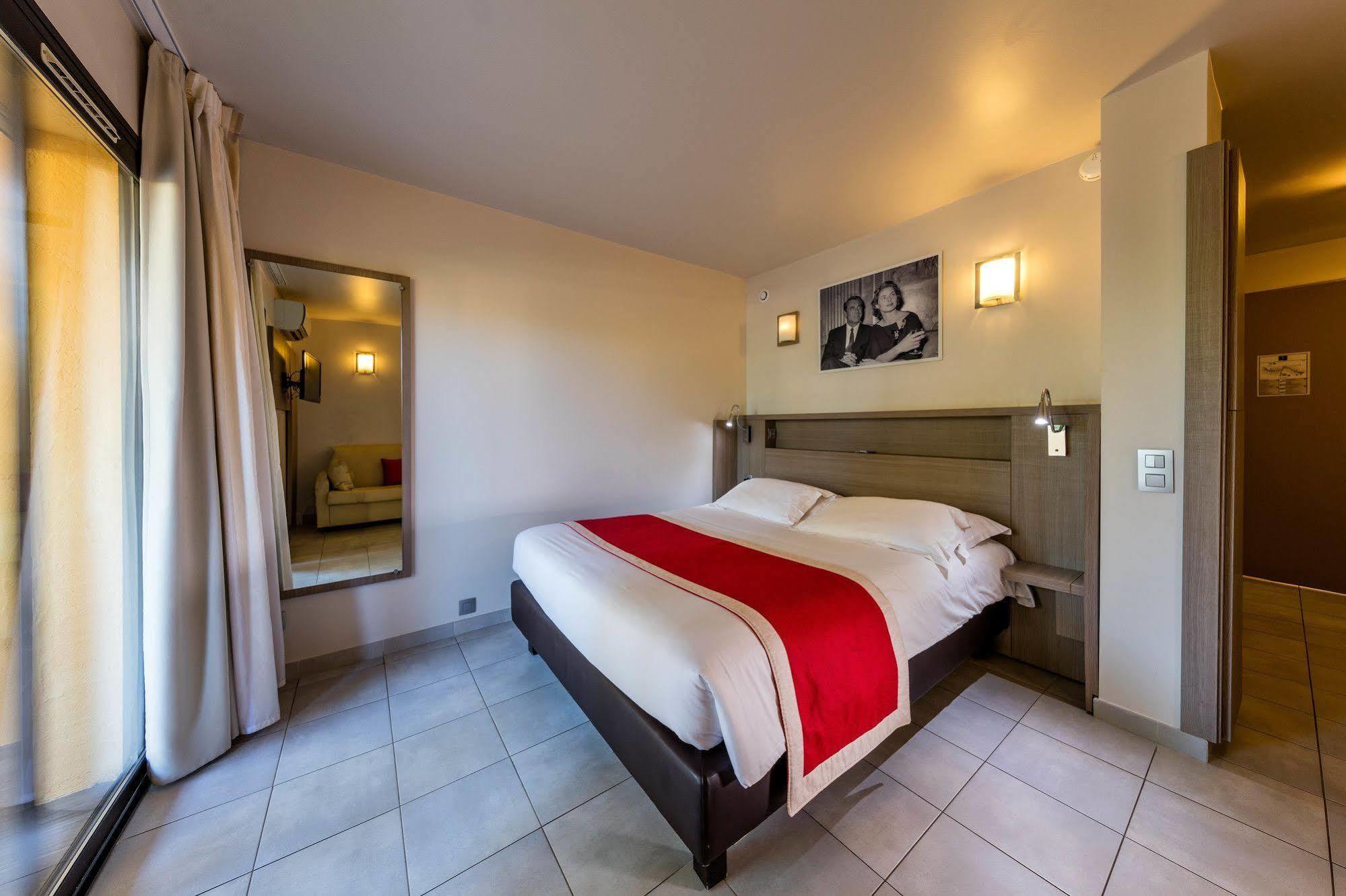Hotel Marina Corsica Порто-Веккьо Экстерьер фото